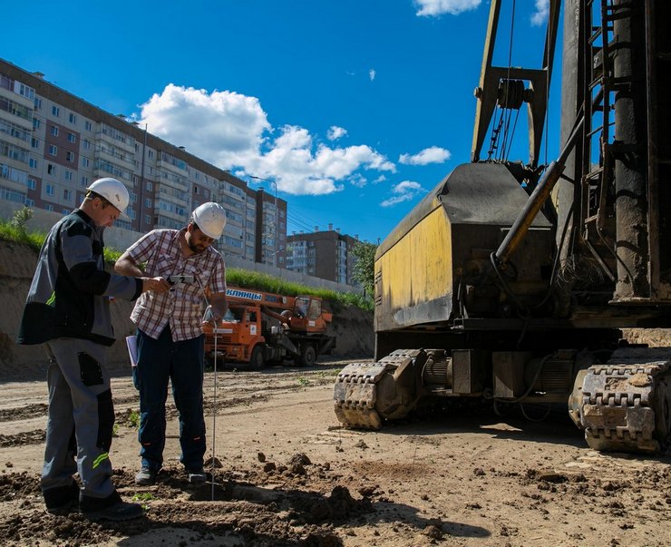 В «Александровском» началось устройство свайного фундамента В «Александровском» началось устройство свайного фундамента картинка